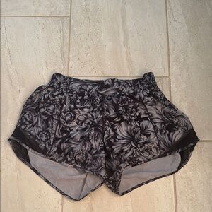 Lululemon Size 8 Run Shorts